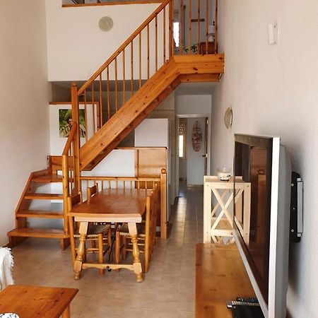 Bonita Casa Con Terraza Y Patio เอมปูเรียบราบา ภายนอก รูปภาพ