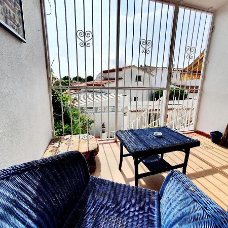 Bonita Casa Con Terraza Y Patio เอมปูเรียบราบา ภายนอก รูปภาพ