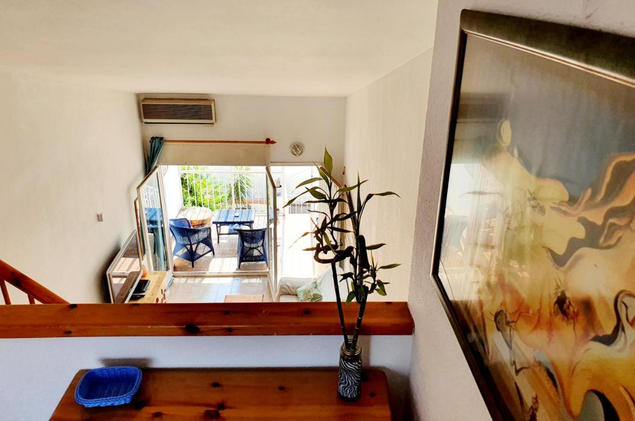 Bonita Casa Con Terraza Y Patio เอมปูเรียบราบา ภายนอก รูปภาพ